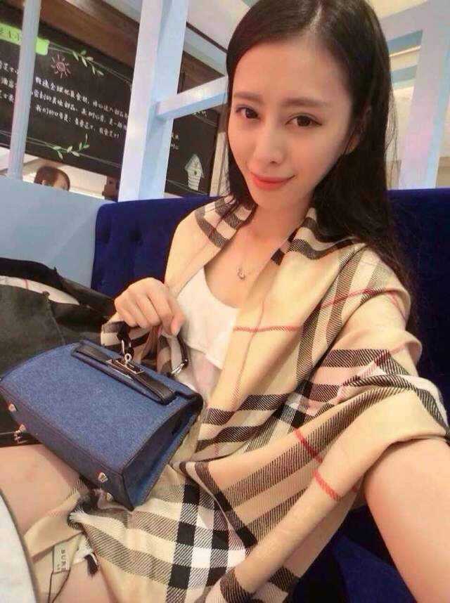 找金主，胸大肤白身材性感 第1张