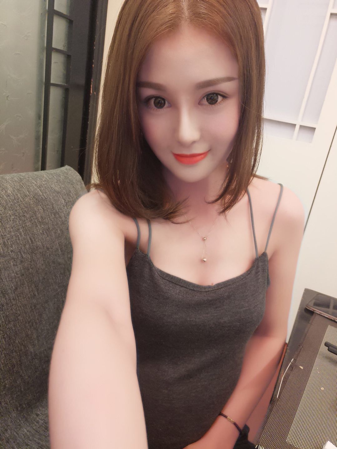 温婉大方女孩，期待遇见一位有实力的绅士 第3张