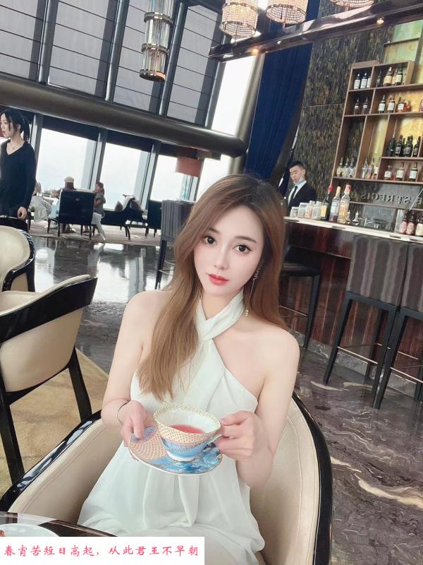 白嫩美胸骚茜茜 第1张