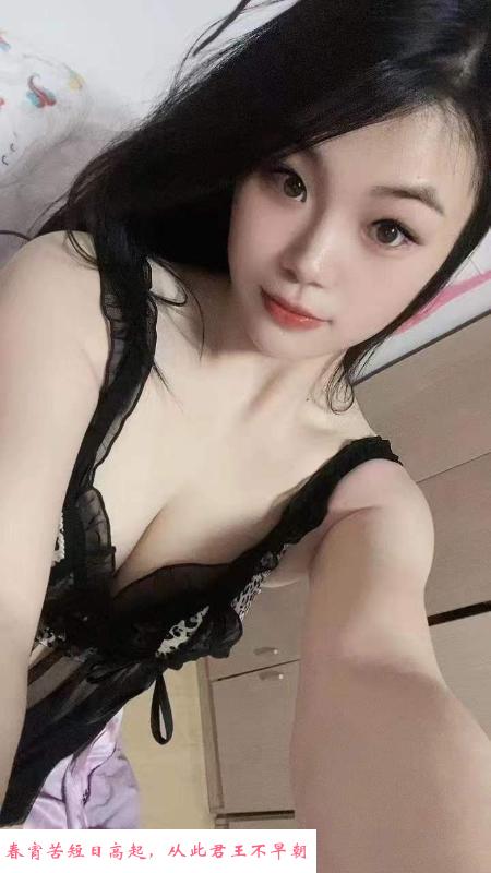 可乐长腿肤白小骚妇 第2张