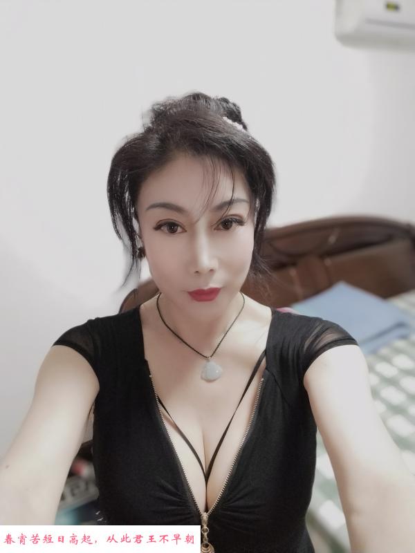 油坊桥大胸少妇 第2张
