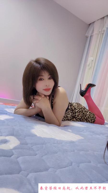 身材娇小的熟女 第2张