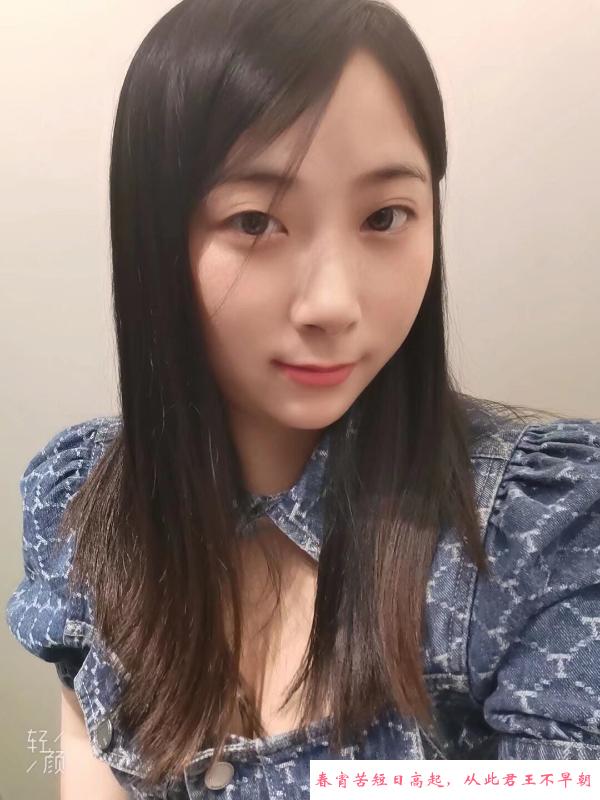 前凸后翘小姐姐 第1张