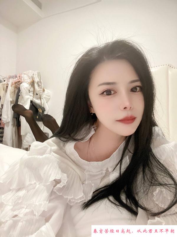 临安美腿制服骚妇 第1张