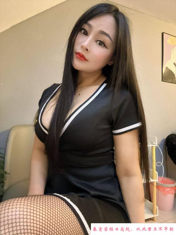 市区风骚美臀D胸老师 第1张