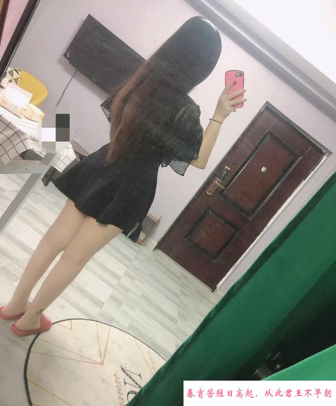 大胸肤白的小姐姐 第3张