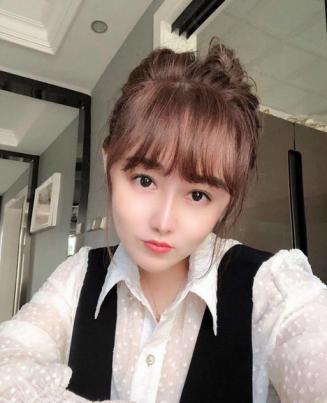 滨江天然大胸 第2张