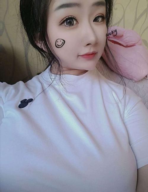 武汉兼职小美女 第1张