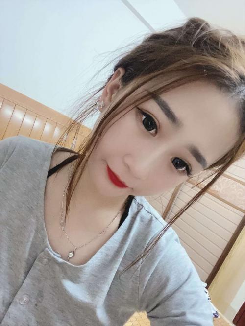 粉骚辣妹妹，性感火辣 第2张