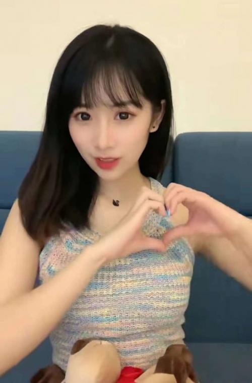 极品美乳兼职 第1张