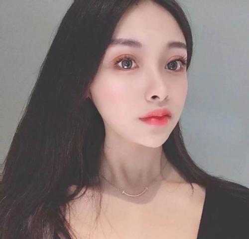 云南白白嫩嫩的性感学生妹 第1张