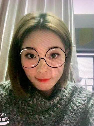 武昌站附近美女 第1张