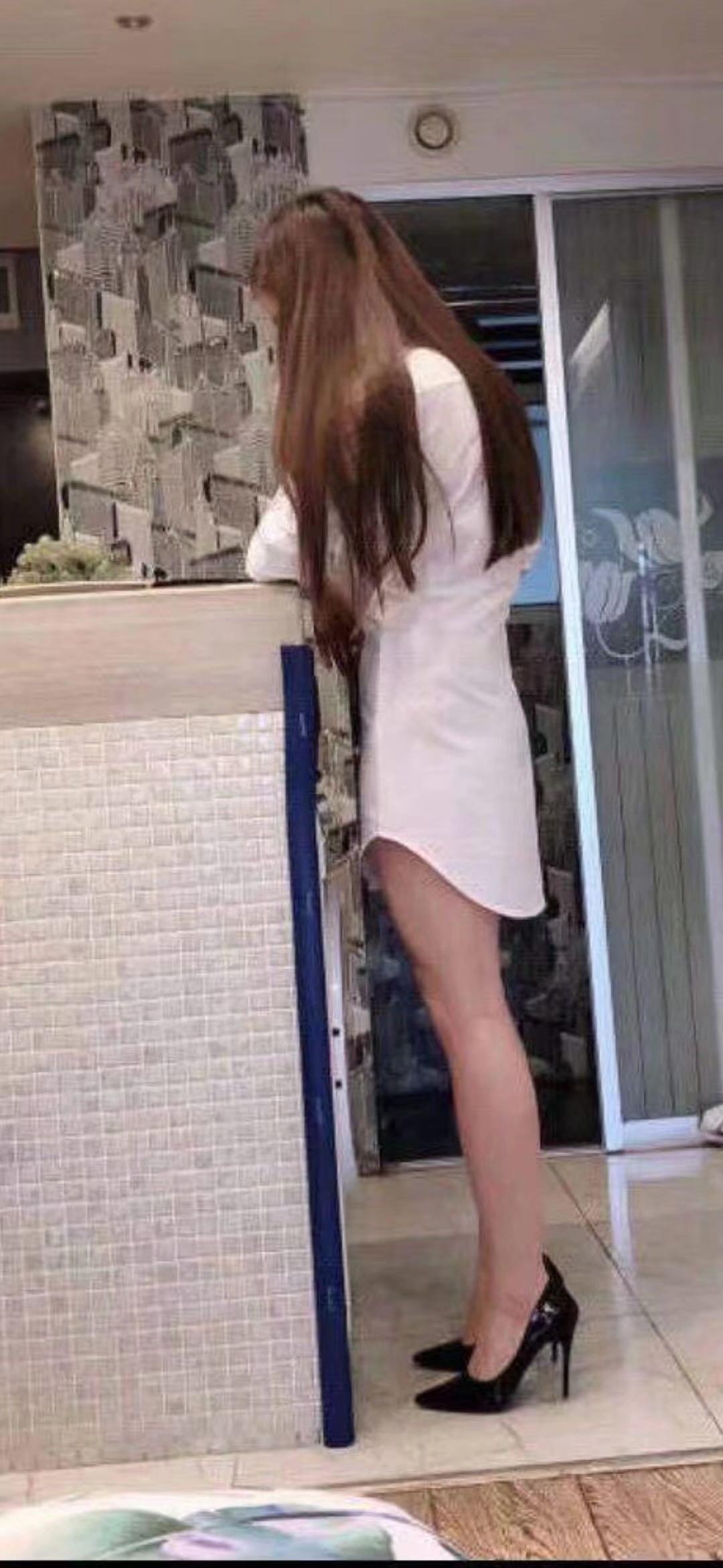 气质佳美女迪丽热巴——李子坝佳佳 第1张