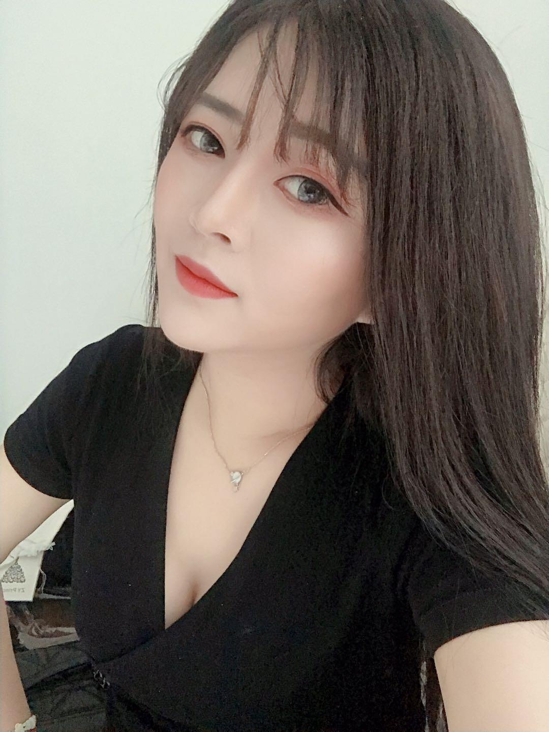20岁活脱脱小妖精薇薇,懂男人 第1张