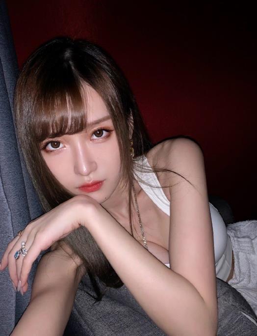 杭州170.34D刚入行的兼职女,年轻风骚胸器逼人,鲜嫩BB特紧致 第1张