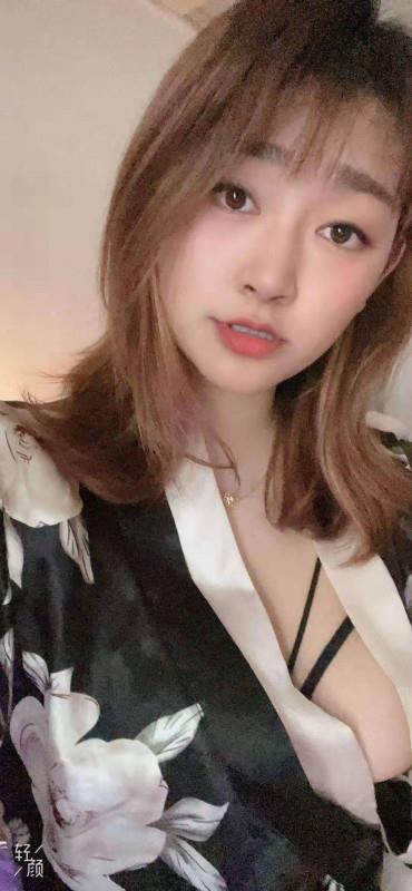骚浪女友小香 第2张
