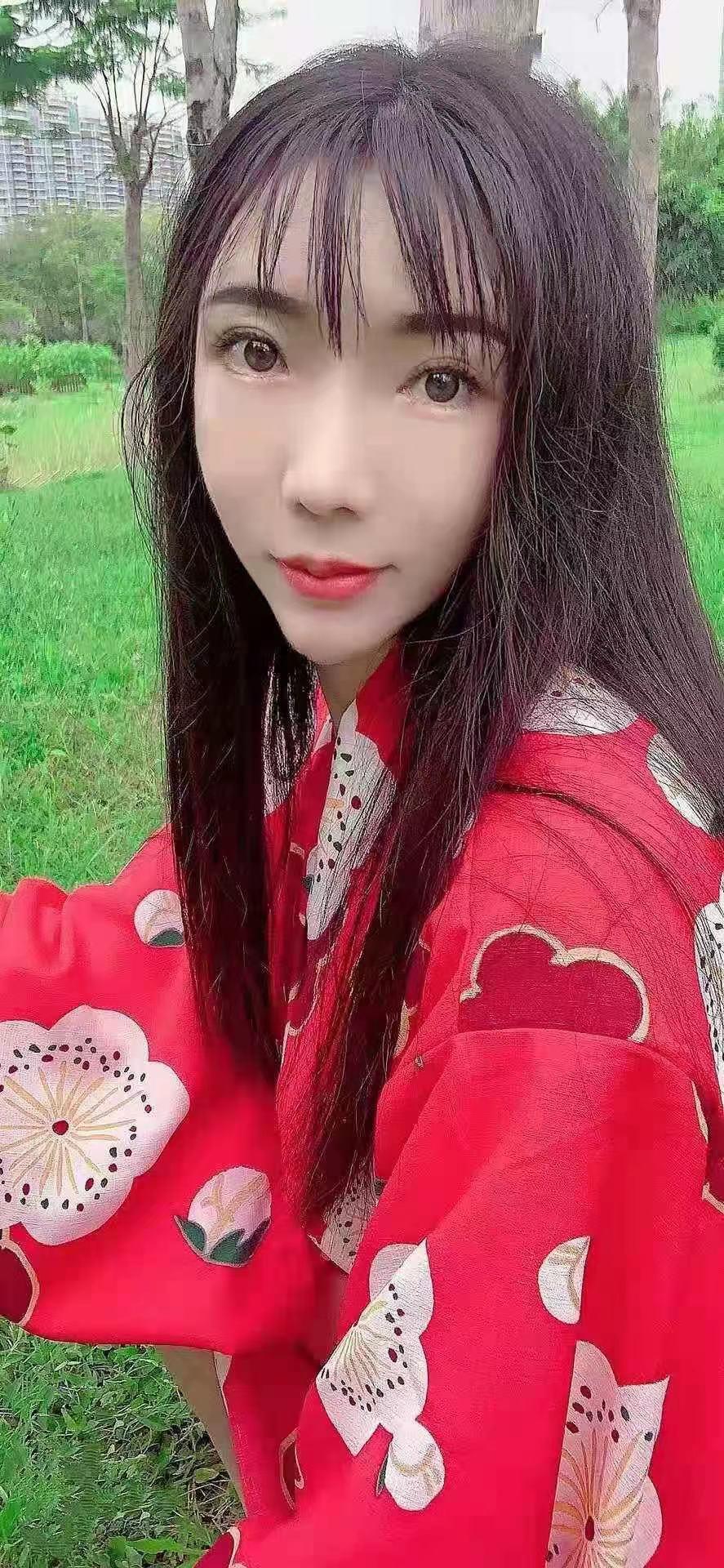 制服女王福田默默 第3张