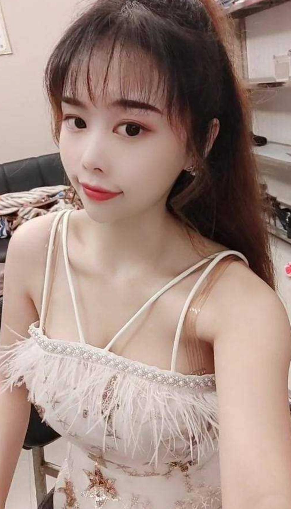中肯小女人嫩妞佳佳 第3张