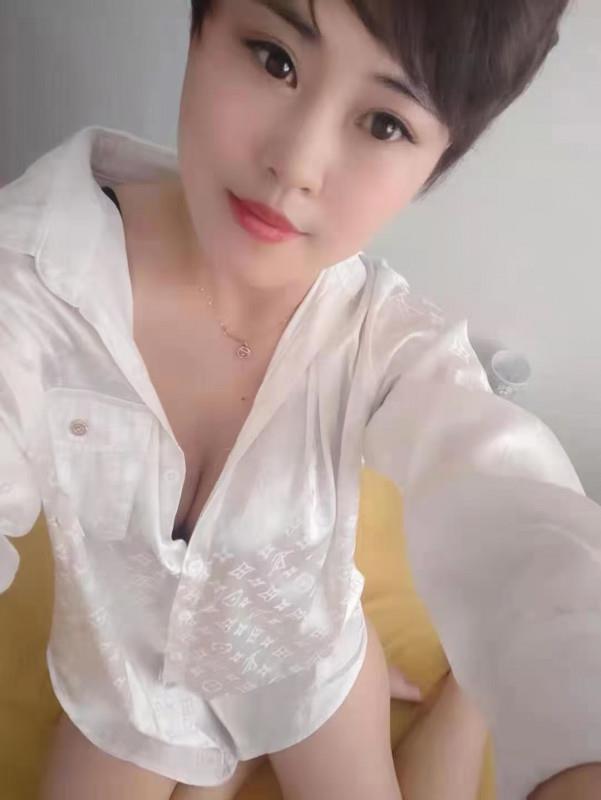 新区短发姐 第1张