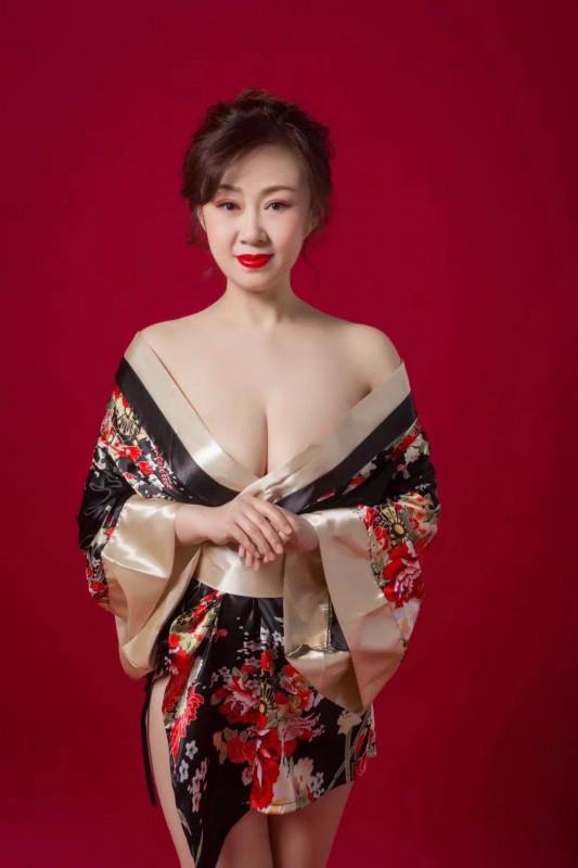 推荐一个气质熟女 第1张