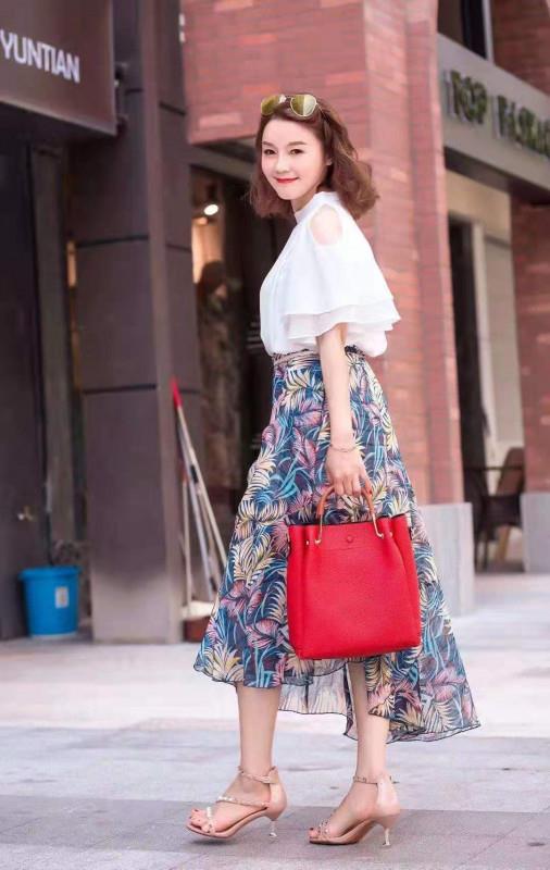 喜欢成熟女人可以去试试 第1张