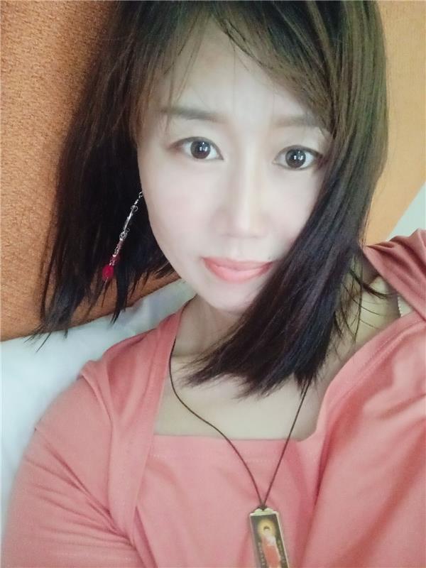 白虎头小区温柔少妇 第1张