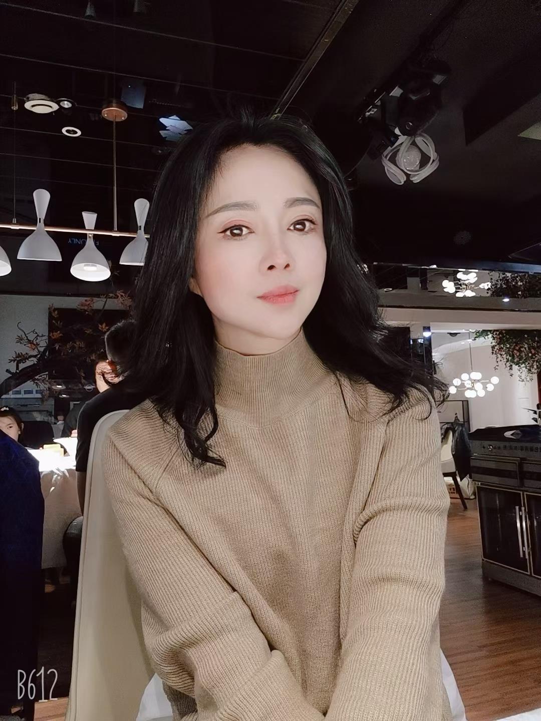 气质温柔型熟女 第3张