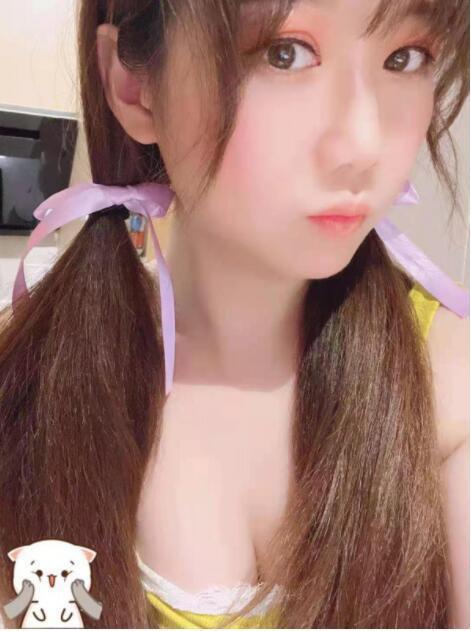 市区圆融广场年轻妹子 第1张