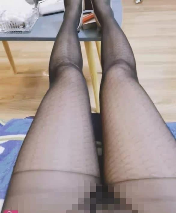 丝袜美女燕子 第2张