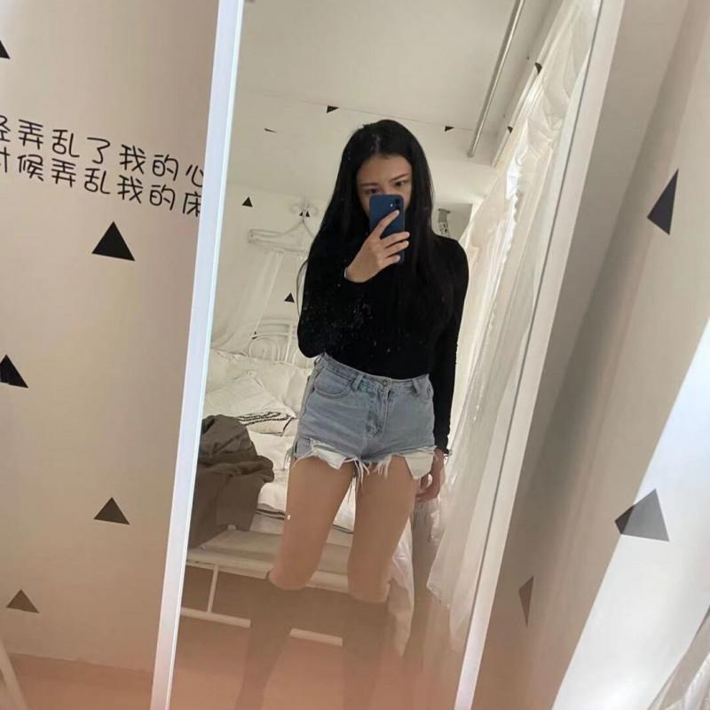西湖车震女月儿 第1张
