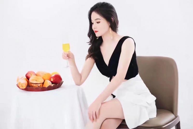 蜀山区大胸妹子金金 第1张