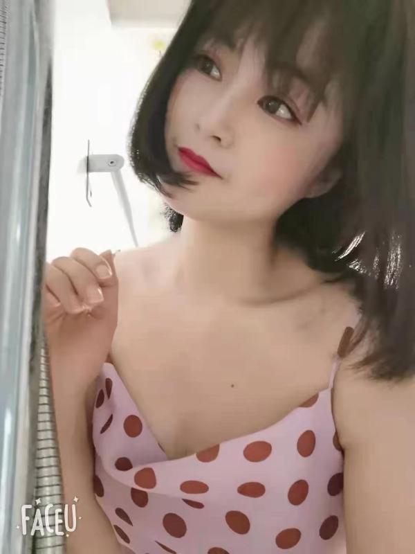 凤凰广场附近美女 第3张