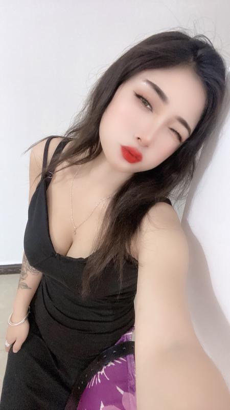 姚家园大胸妹子 第1张