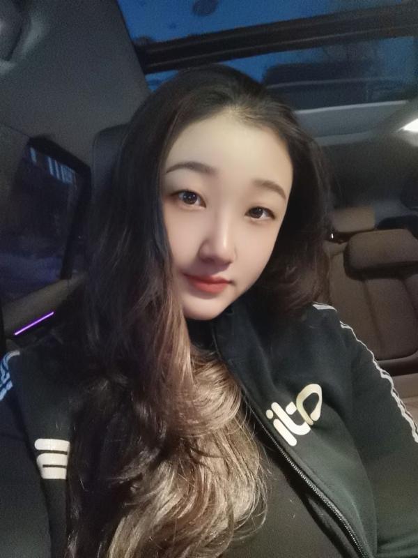 瑜伽老师姿势多 第1张
