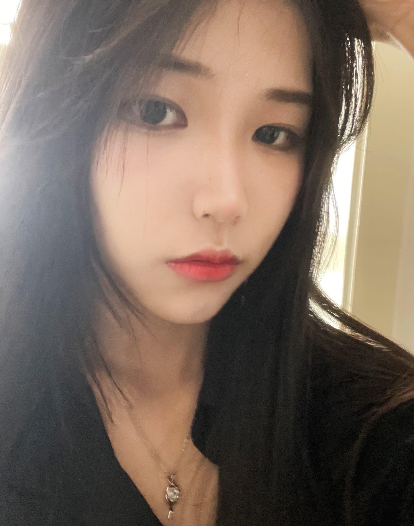 青羊一个颜值长腿妹子,喜欢玩腿的喜欢服务的可以去 第1张