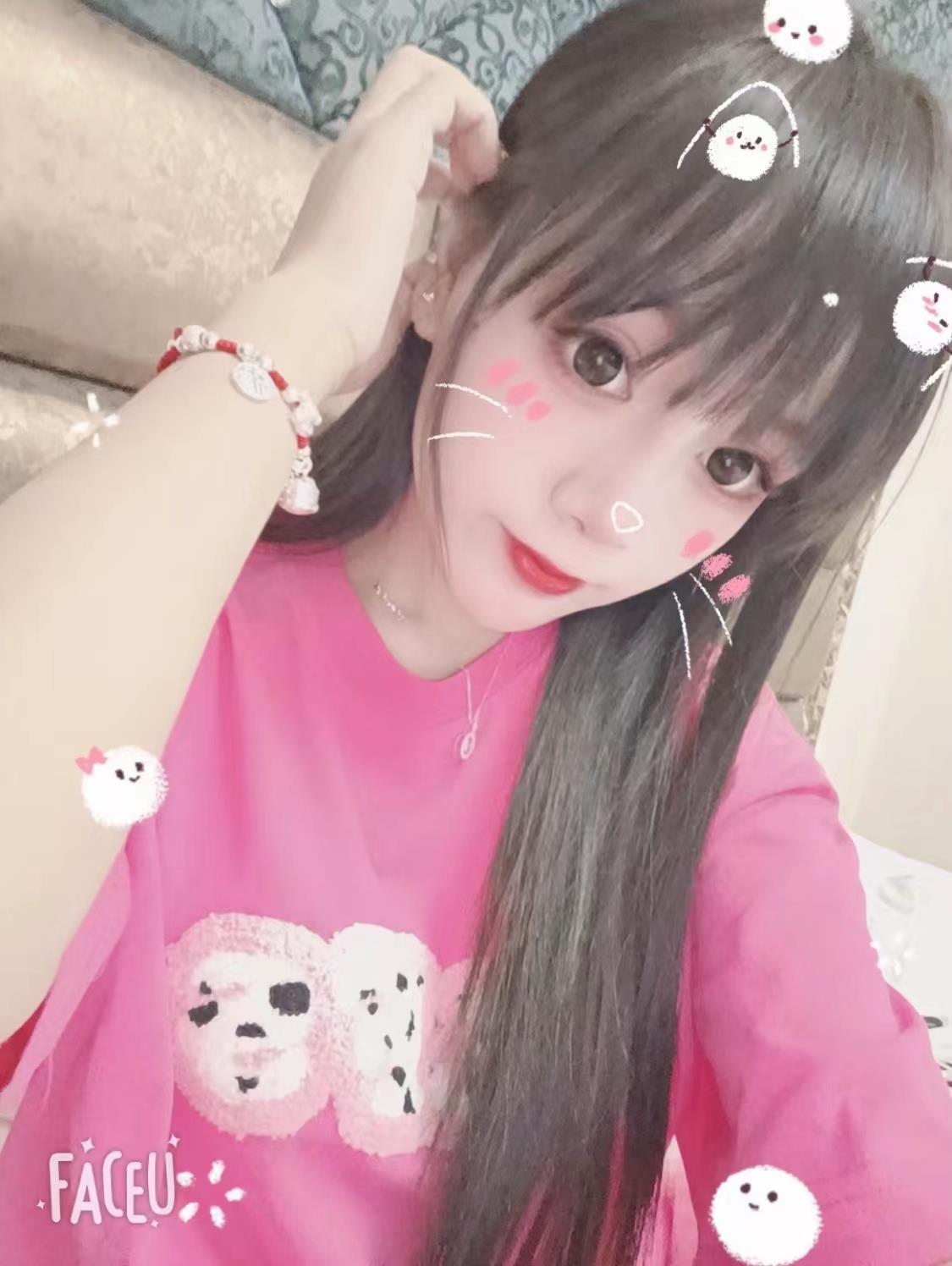 八一广场的可爱萝莉 第1张