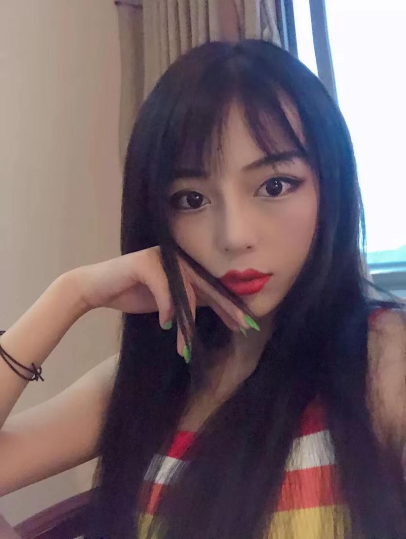 97年小气质的妹子 第1张