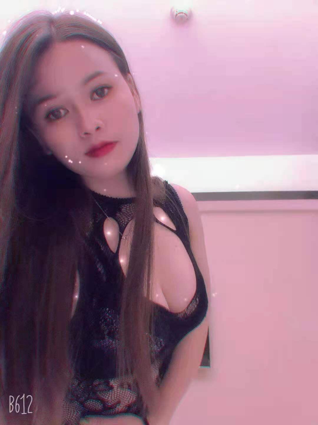 小鱼服务大师，车灯亮眼，还带你玩水床 第1张