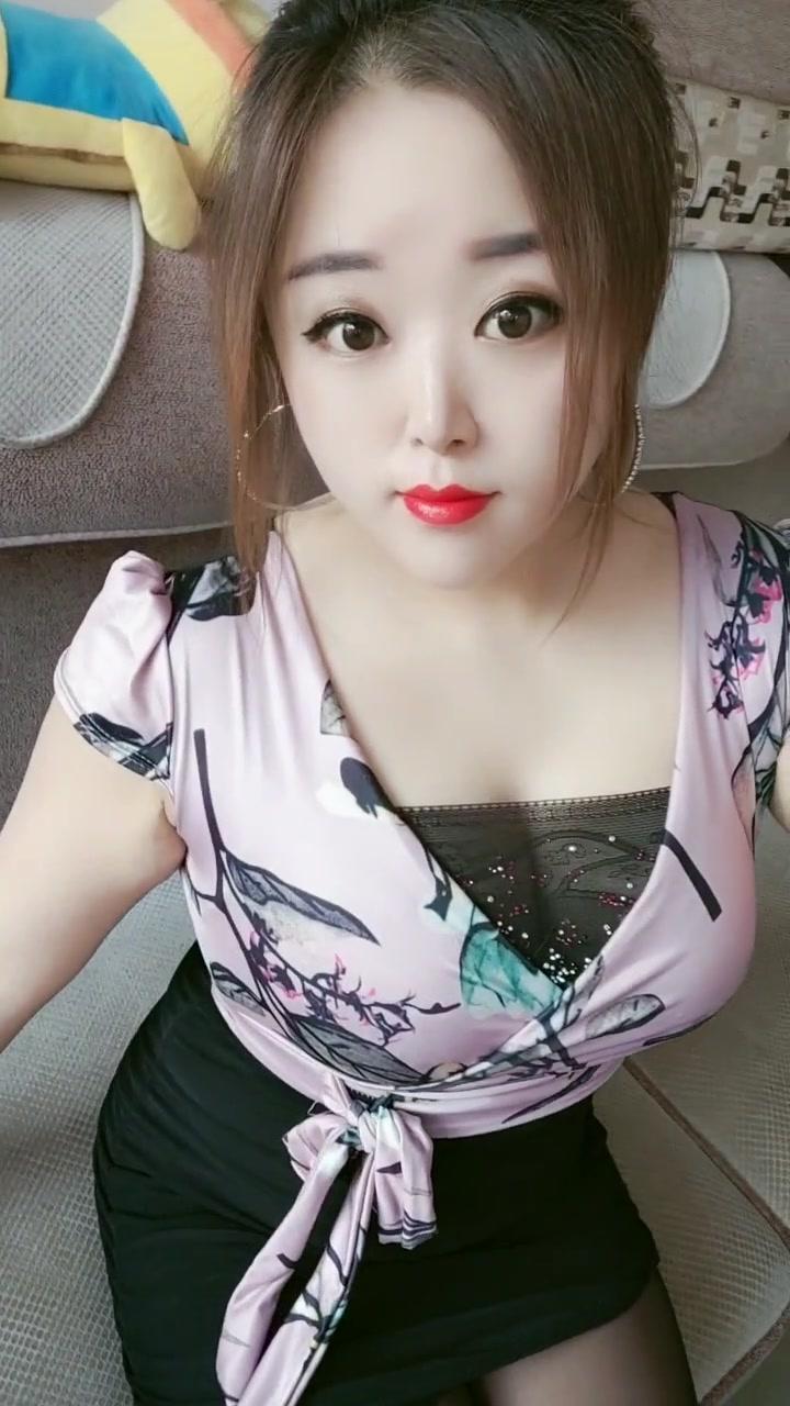 华侨城附近做酒吧驻唱的丁丁 第3张