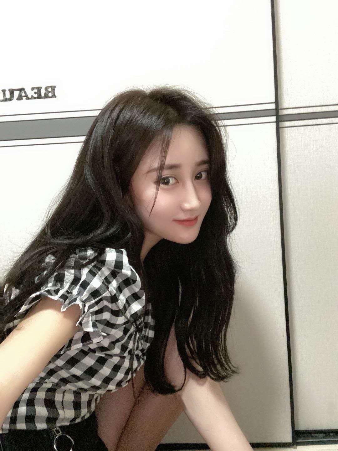 服务型妹子，各种姿势随意切换 第1张