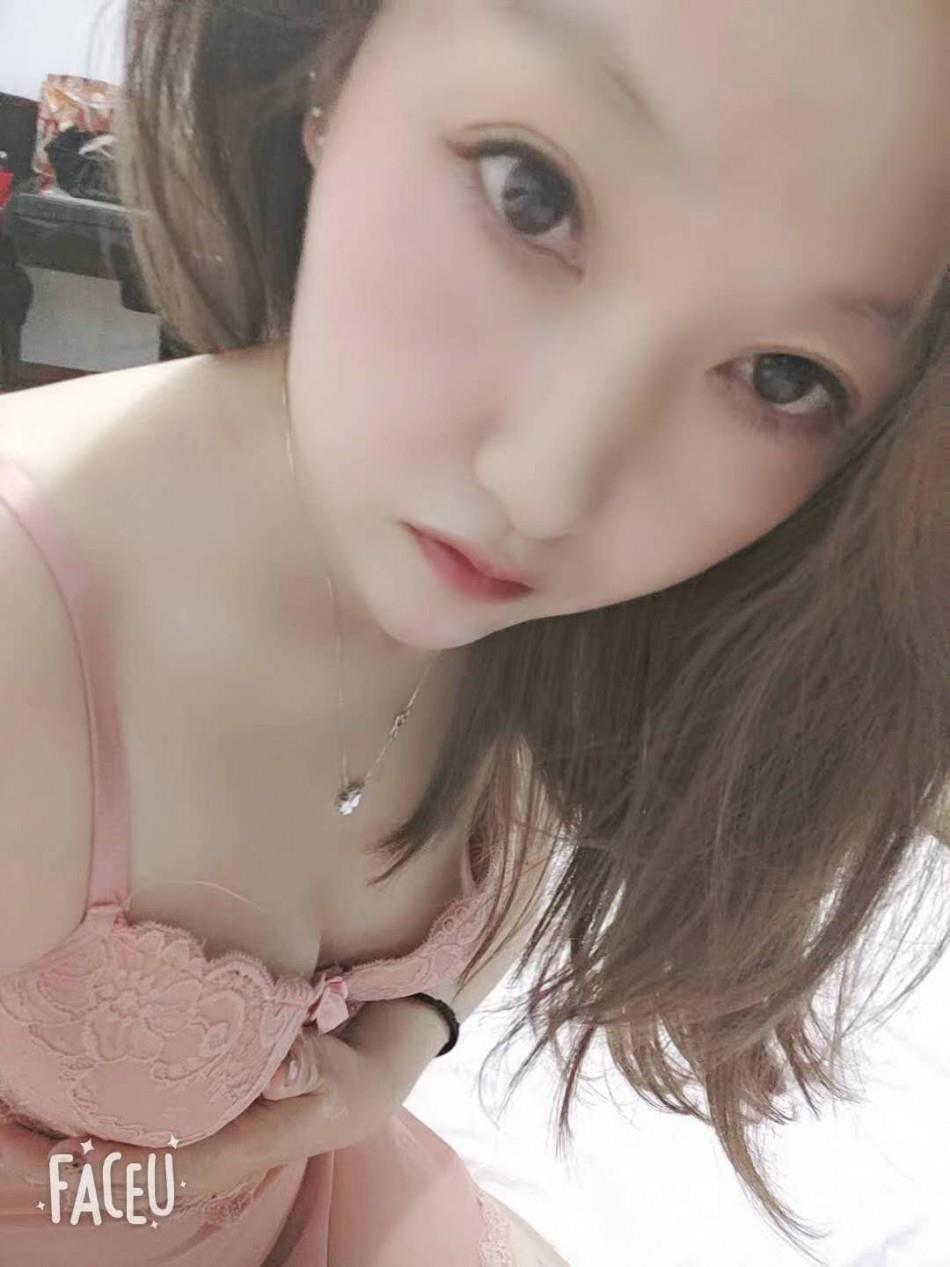 刚来合肥特别白皙的杭州美女 第2张