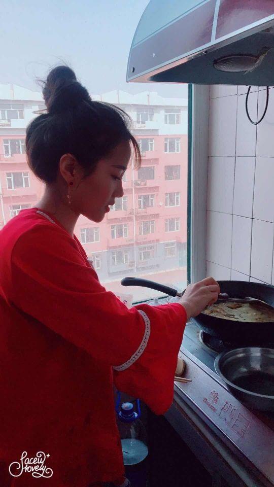 江苏嫩妹21岁/身高168，舌吻如电流 第2张